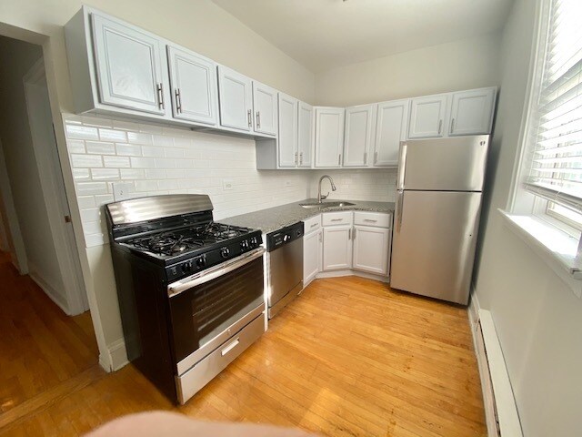 3917 N Southport Ave unit 3E, Chicago, IL 60613 - photo 3