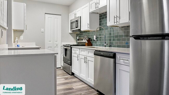 4901 Whitton Place unit 6245E, Indianapolis, IN 46220 - photo 3