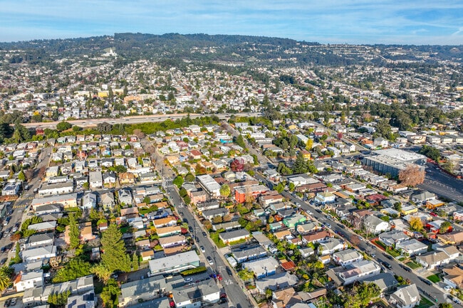 The Bartlett/Upper Peralta Creek neighborhood is conveniently located near the 580 freeway.