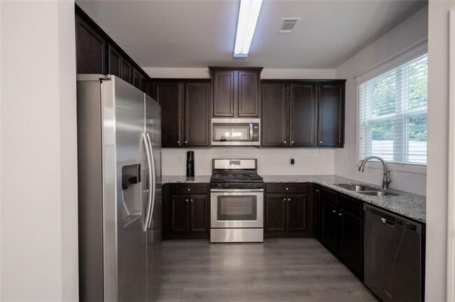 4727 Beacon Ridge Ln, Flowery Branch, GA 30542 - photo 5