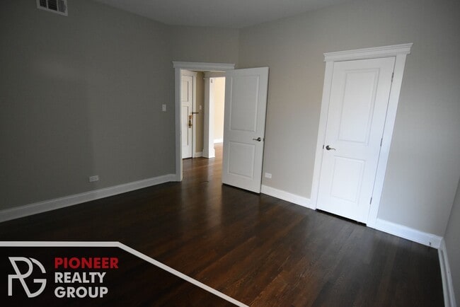 706 W Buckingham Place unit 700 West Grace 710-2, Chicago, IL 60657 - photo 4
