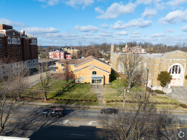 Zion Temple Christian Academy is located in North Avondale.