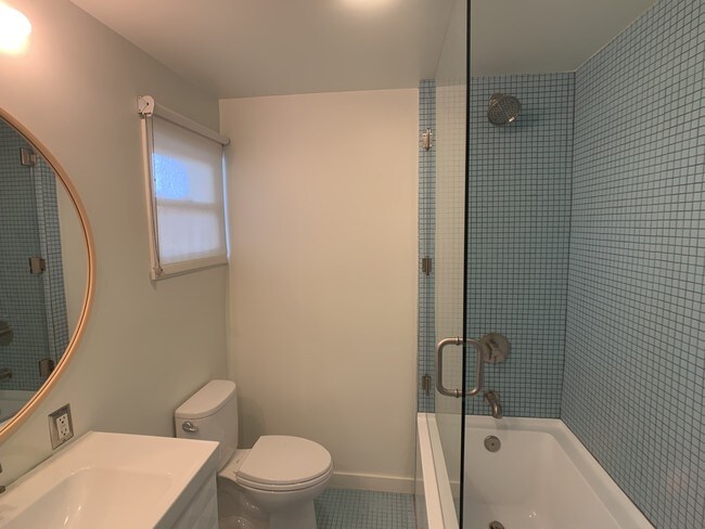 4317 Westlawn Ave unit rear, Los Angeles, CA 90066 - photo 5