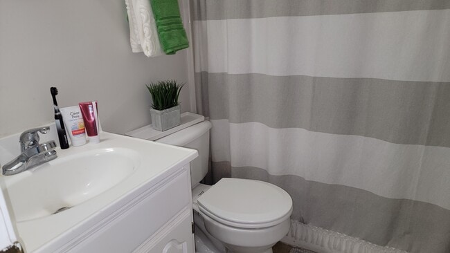 74 Main St unit 4, Yarmouth, ME 04096 - photo 6