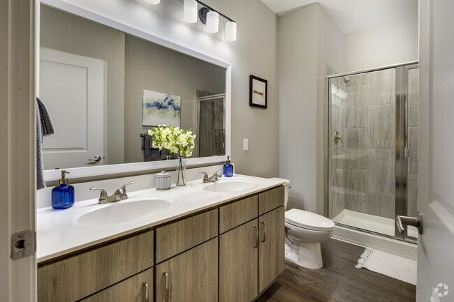 2BR, 2BA - 1,142SF - Primary Bathroom