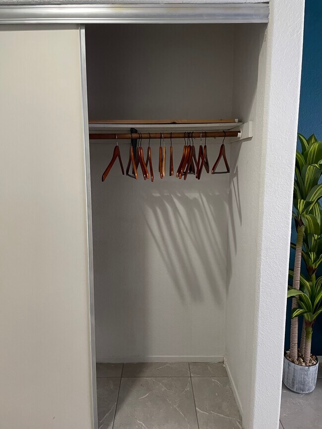 1800 Edmond St unit 1 BedRoom, Las Vegas, NV 89146 - photo 6