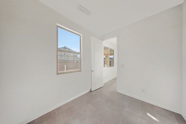 3864 S 241st Ln, Buckeye, AZ 85326 - photo 6