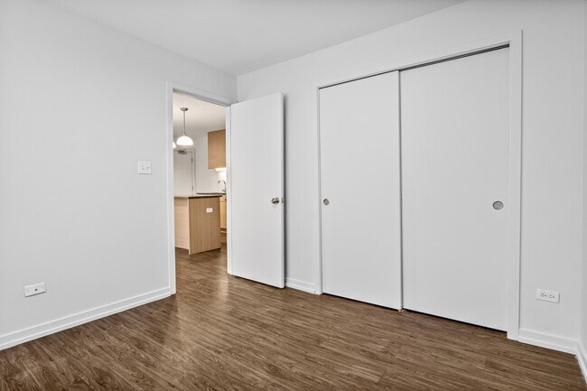 5410 N Winthrop Ave unit 513, Chicago, IL 60640 - photo 7