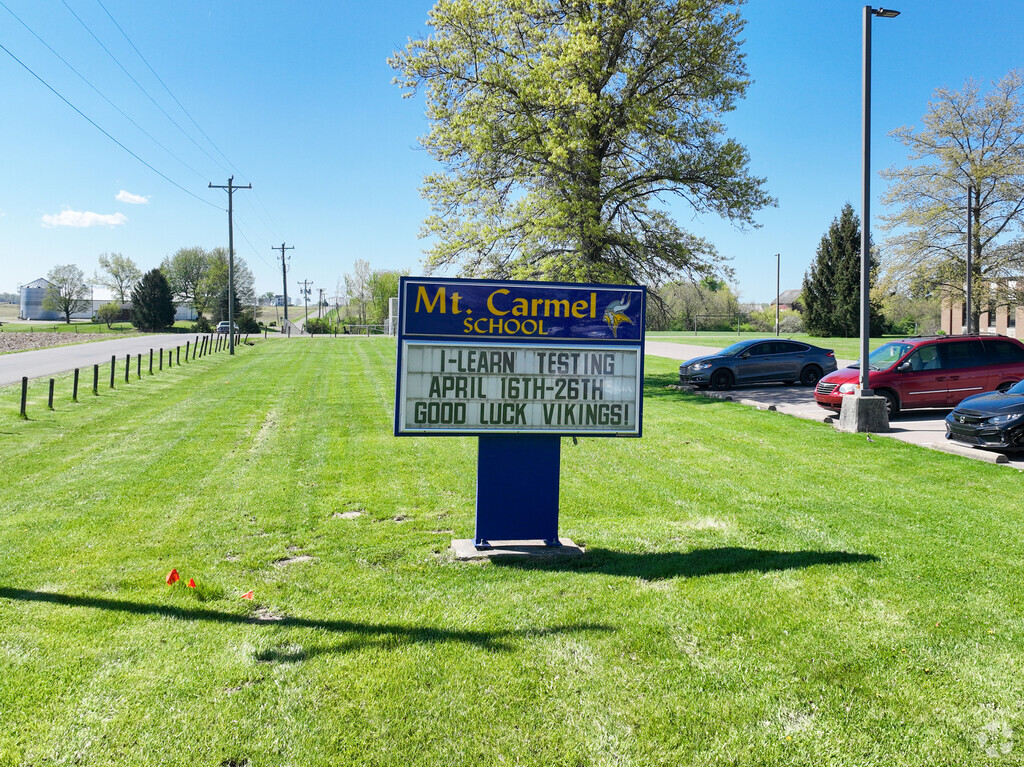 Mt. Carmel School is located in Franklin County.