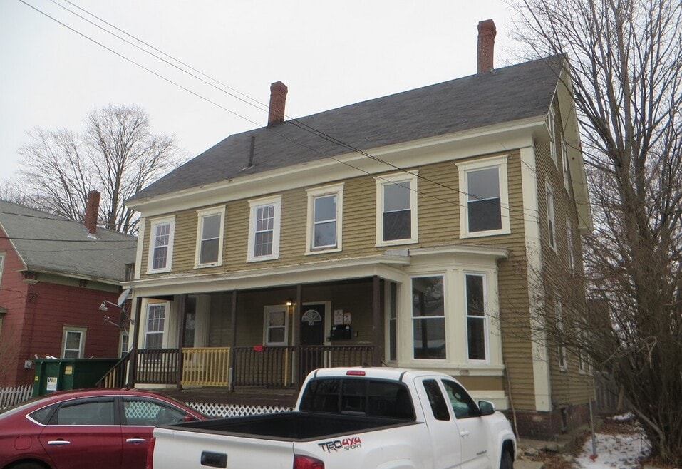 14 Pleasant St unit 2, Rochester, NH 03867 - photo 1
