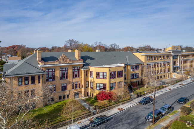 Graham Elementary School is a top choice school for students located in Mount Vernon.