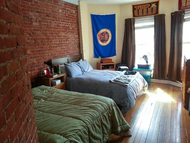 526 Harvard St unit 1, Brookline, MA 02446 - photo 2