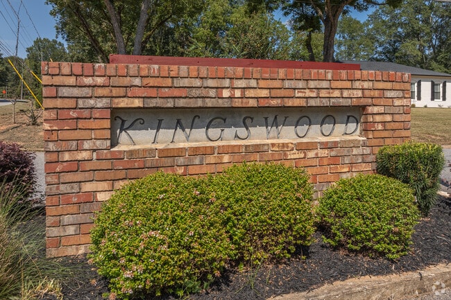 Kingswood is a well established suburb of the Athens area.