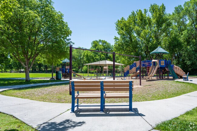 Los Duranes Park features a fun playground and large grass field in Los Duranes.