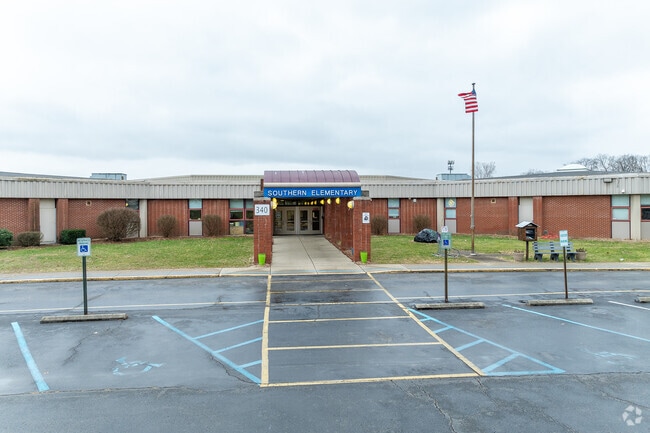 The student population of Southern Elementary School is 494 and the school serves K-5.