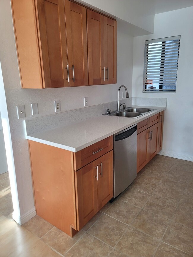 10521 National Blvd unit 10521 National Blvd, Los Angeles, CA 90034 - photo 5