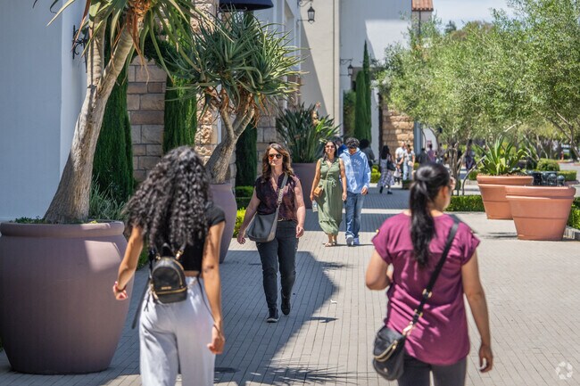 Peruse the many stores along the Veranda in Concord, CA.