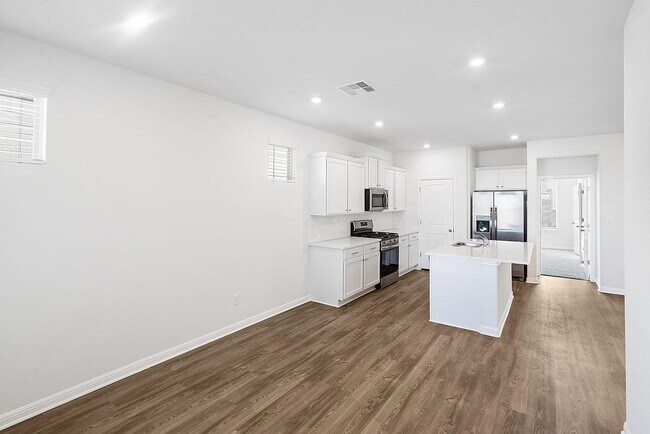 186 Weaver Ln, Bastrop, TX 78602 - photo 5