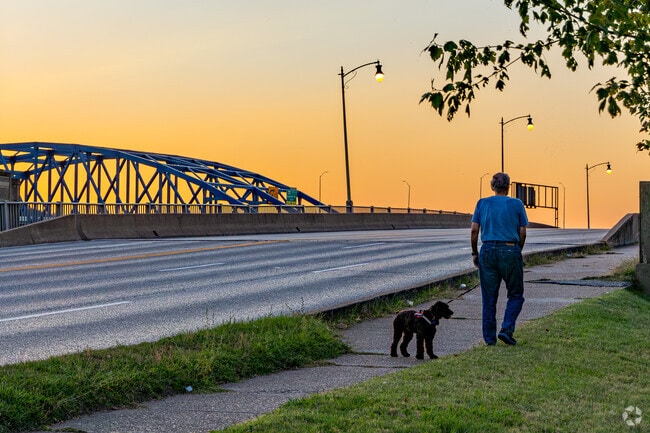 Nearby is the river trail along Kanawha Blvd, where Edgewood, WV residents can enjoy stunning sunset views along the river.