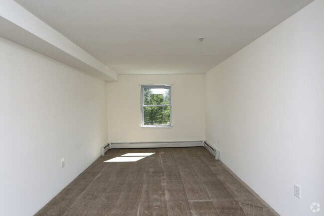 Windshire Gardens, Dover, NH 03820 - photo 7