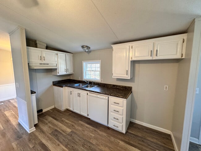 5251 Morgan Creek Rd, Centerville, TN 37033 - photo 2