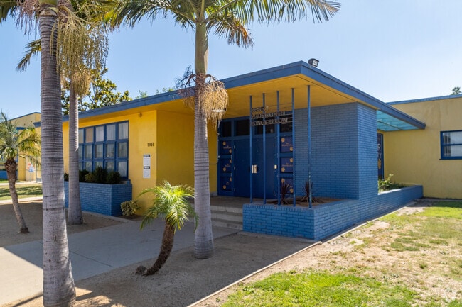 The student-teacher ratio at Longfellow Elementary is 23:1, supporting personalized learning.