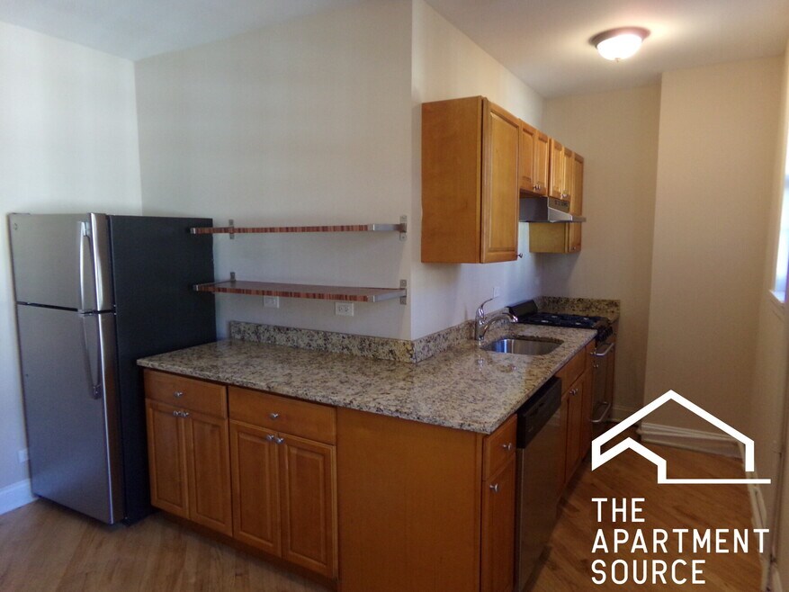 894 Green Bay Rd unit A01, Winnetka, IL 60093 - photo 1
