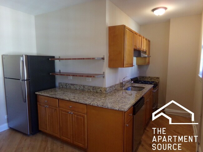 894 Green Bay Rd unit 11, Winnetka, IL 60093 - photo 2