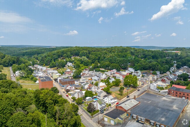 Jalappa is a small corner neighborhood located just North of downtown.