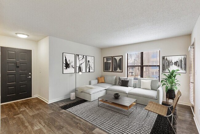 Grandstand, Marietta, GA 30067 - photo 2