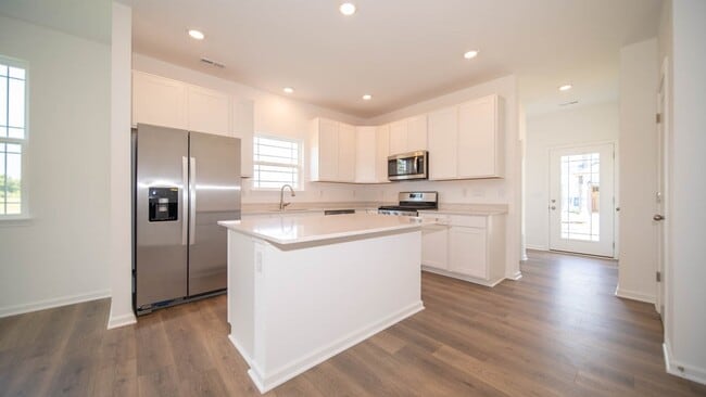 6084 Cascades Dr, Whitestown, IN 46075 - photo 3