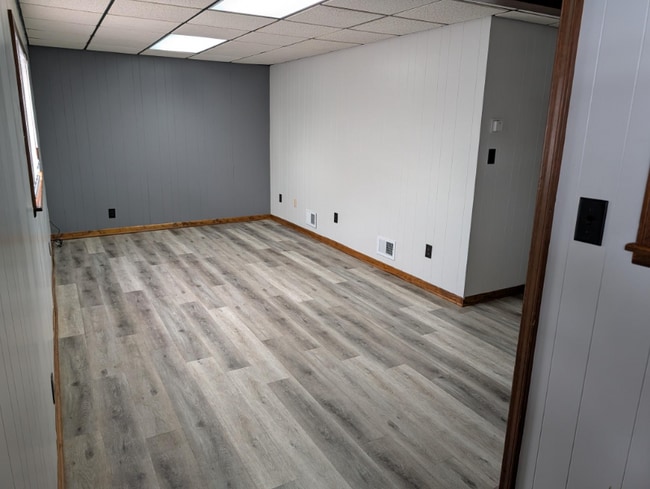 209 W Oak St unit 209 3, Ellettsville, IN 47429 - photo 2