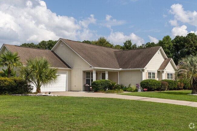 New Traditional style homes make up a large portion of homes in Woodbridge.