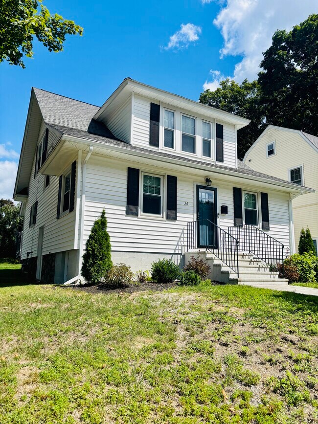 36 Hadwen Rd, Worcester, MA 01602