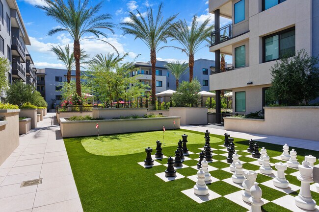 Seventyone15 McDowell, Scottsdale, AZ 85257 - photo 2