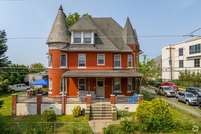 Large single-family homes in Tacony feature Victorian architecture.