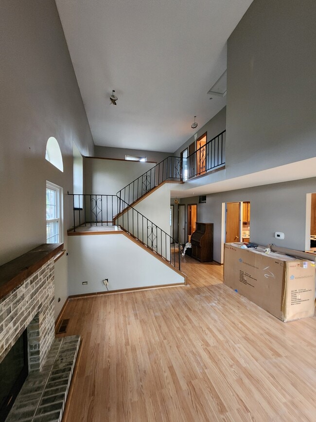 840 N Tamarac Blvd, Addison, IL 60101 - photo 2