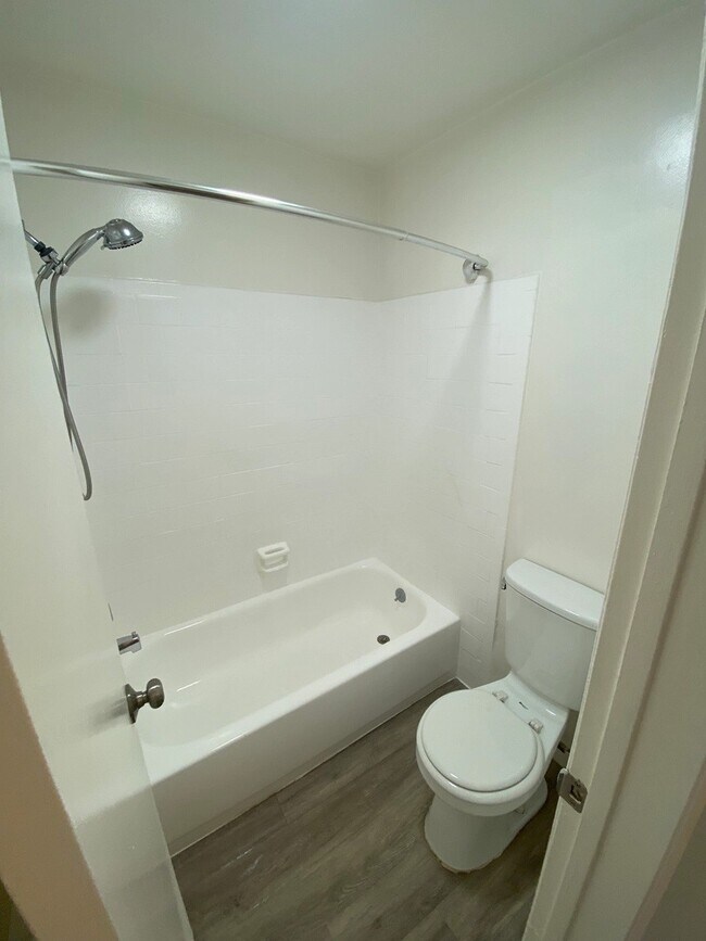 5307 Sepulveda Blvd unit 213, Sherman Oaks, CA 91411 - photo 6