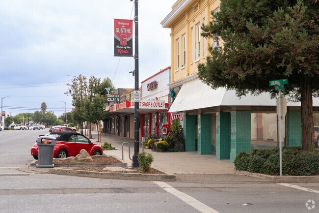 Main Street in Gustine, CA offers shopping, dining, and local charm.