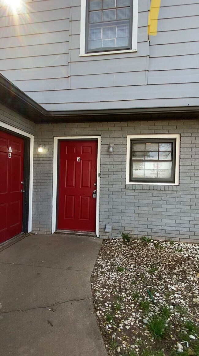2107 49th St Unit B, Lubbock, TX 79412