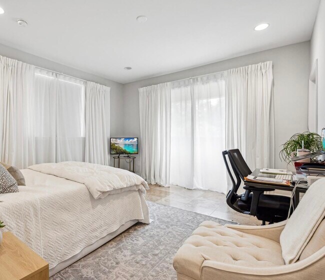 3168 Ohio St, Miami, FL 33133 - photo 6