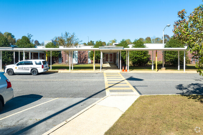 Snow Rogers Elementary School is in the Jefferson County School District.