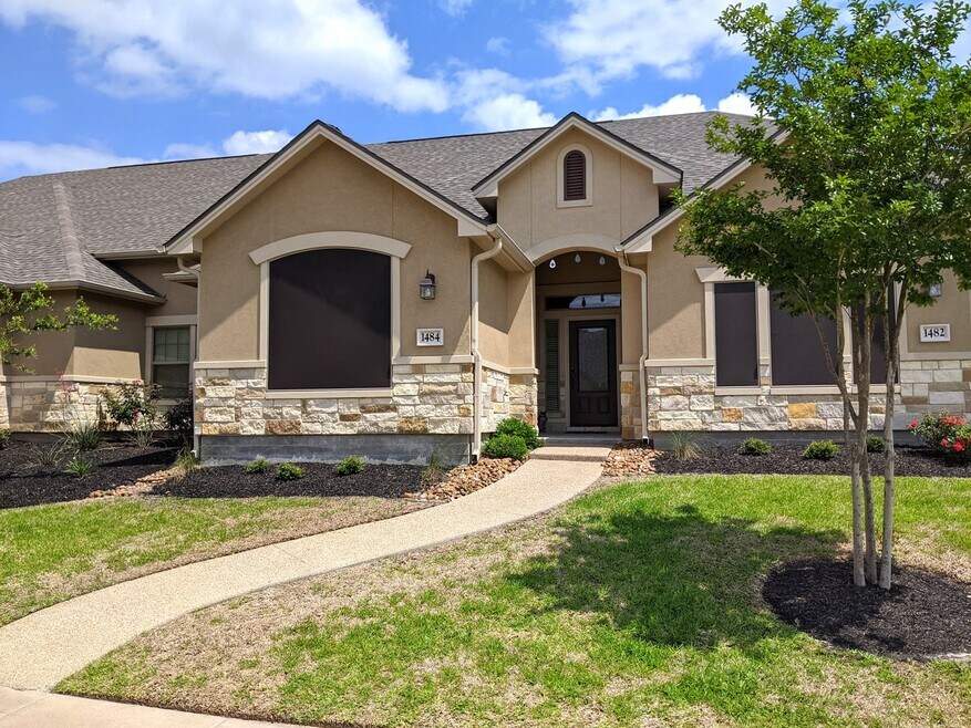 1484 Buena Vista Dr, College Station, TX 77845 - photo 1