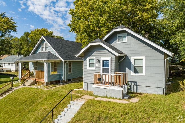 Fontenelle View streets feature cozy bungalows and classic cottages.