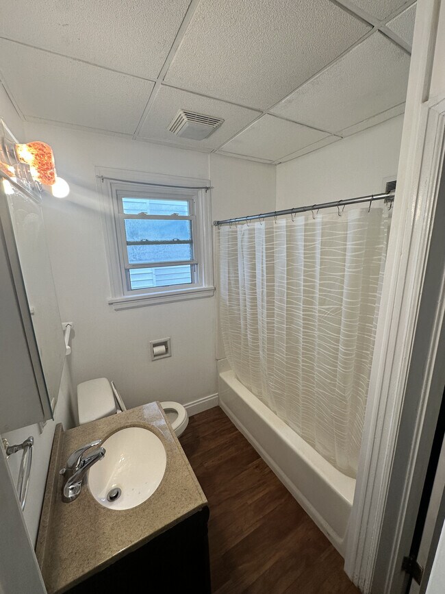 1608 Main St unit Lower Apartment, Stevens Point, WI 54481 - photo 4