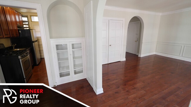 546 W Surf St unit 542-S2, Chicago, IL 60657 - photo 7