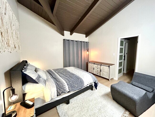 720 Stannage Ave unit B, Albany, CA 94706 - photo 5