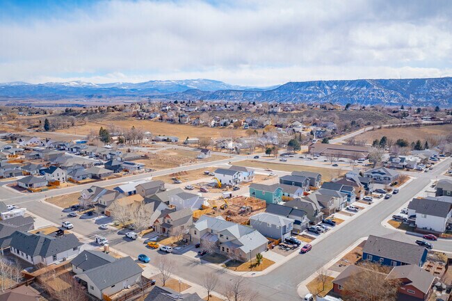 Rifle’s outdoor lifestyle and small-town charm have fueled rapid growth, with the population rising from 6,784 in 2000 to 10,437 in 2020. Homebuilding remains a key industry, shaping a housing market that blends historic homes, modern builds, and diverse price points to fit every buyer’s needs.