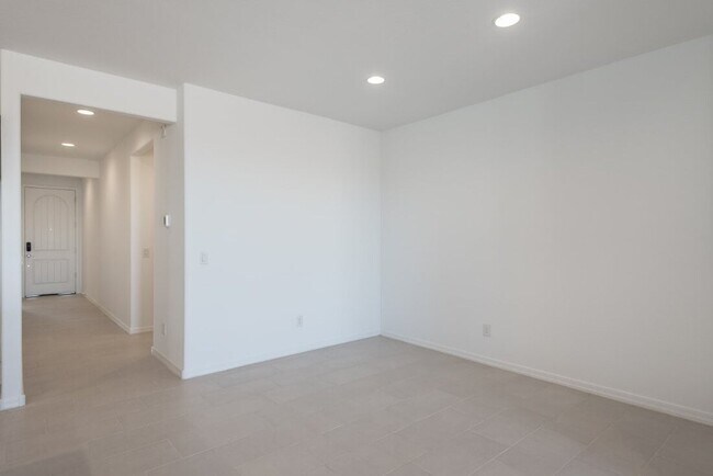 17184 W Saddle Horn Trail, Surprise, AZ 85387 - photo 7