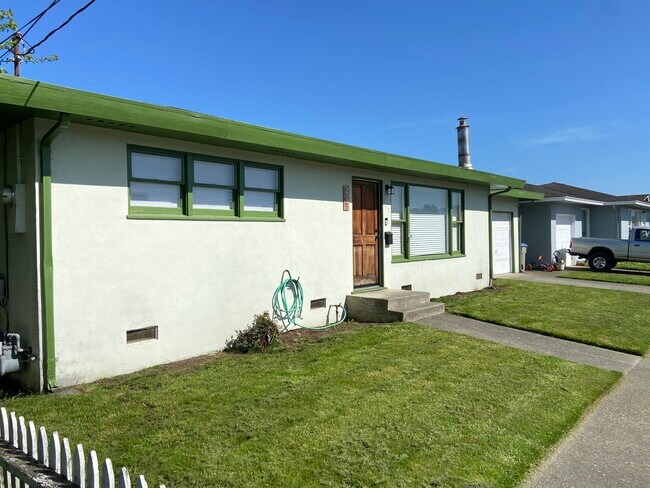 227 Randolph Way, Fortuna, CA 95540 - photo 4